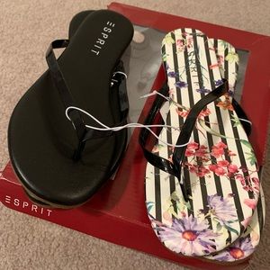 2 Pairs Spirit Flip Flops